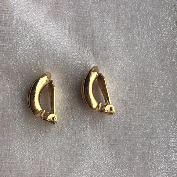 Christian Dior Gold and Chrystal Vintage Designer Earrings clip ons - Picture 7 of 14